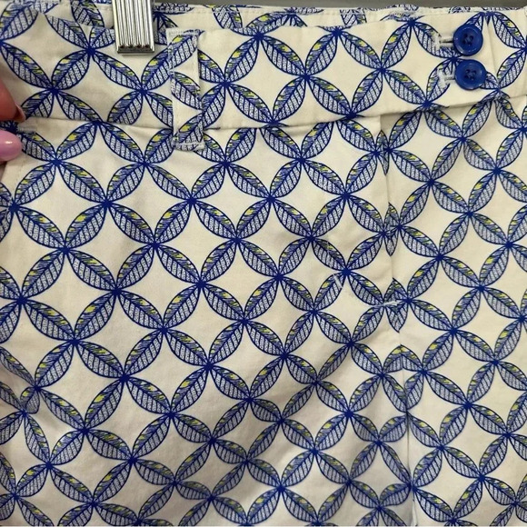 Vineyard Vines Shorts Blue & White Geometric Pattern Size 2 - Picture 4 of 6